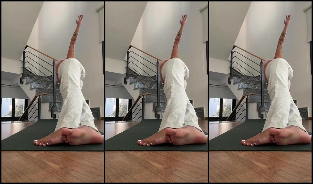 Enms Fetish Store Nicknamed Fetishemmabff 06 18 2025 Onlyfans Video Yoga Classmate Foot Teaseoh My I Almost Broke Your Nose Lmao Why Are You So Closeeemmm