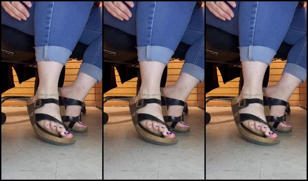 Fattyfeet420 Nicknamed Fattyfeet420 08 09 2023 Onlyfans Video Sitting And Standing Shoeplay In Sandals At Work