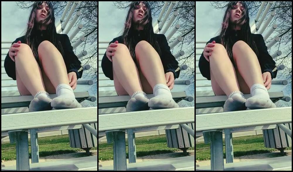 Gaptoothgirl Nicknamed Gaptoothgirl 02 27 2024 Onlyfans Video I Just Went For A 30 Min Run Check Out My Socks