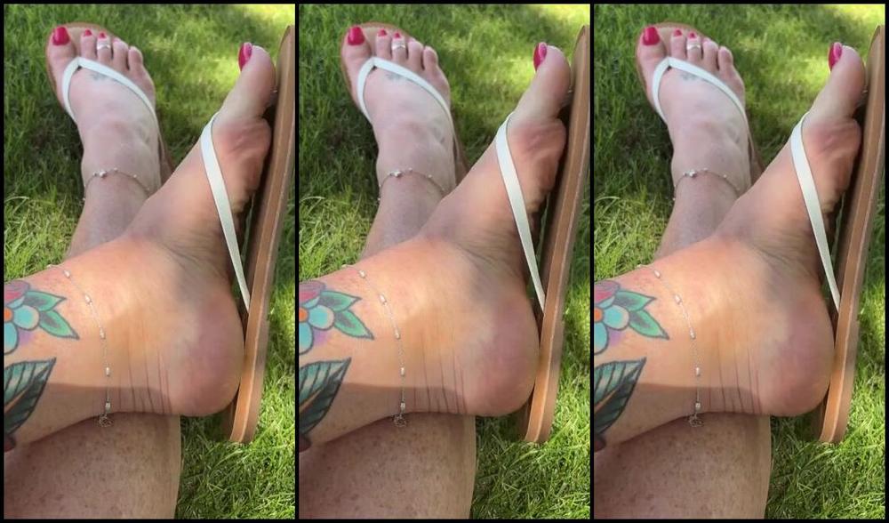 Desertredsoles Nicknamed Amysoles269 05 19 2025 Onlyfans Video Would You Let Me Sandwich Your Dick In Between My Sole And Sandal
