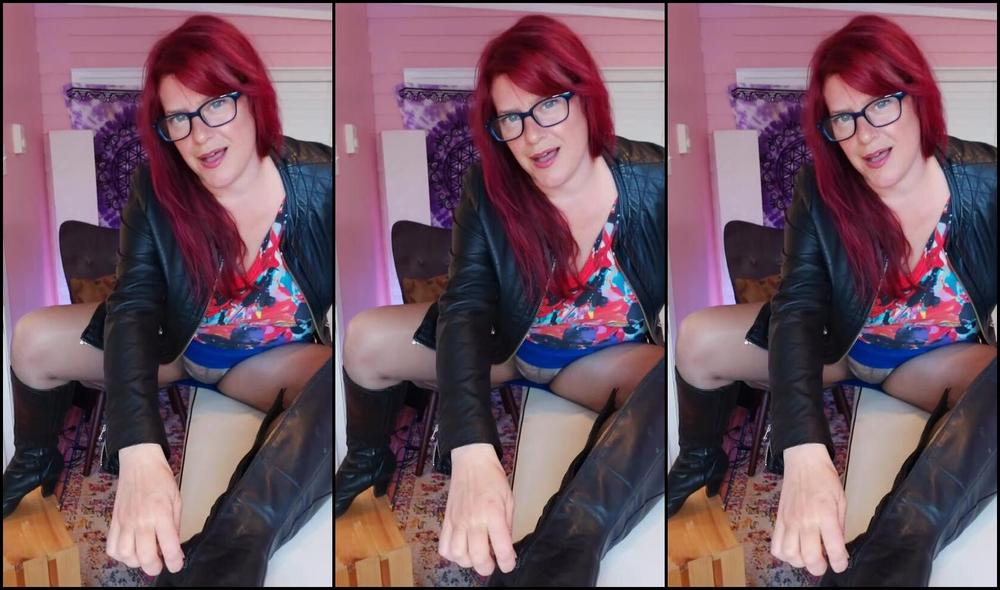 Krystal Soles Nicknamed Krystalsoles1 05 10 2023 Onlyfans Video I Get Home From A Long Day Of Meetings And Errands