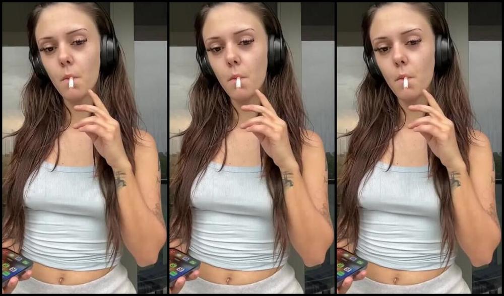Miss Cane Nicknamed Itsmisscane Onlyfans Listening To Music Slowly Waking Up With A Morning Smoke