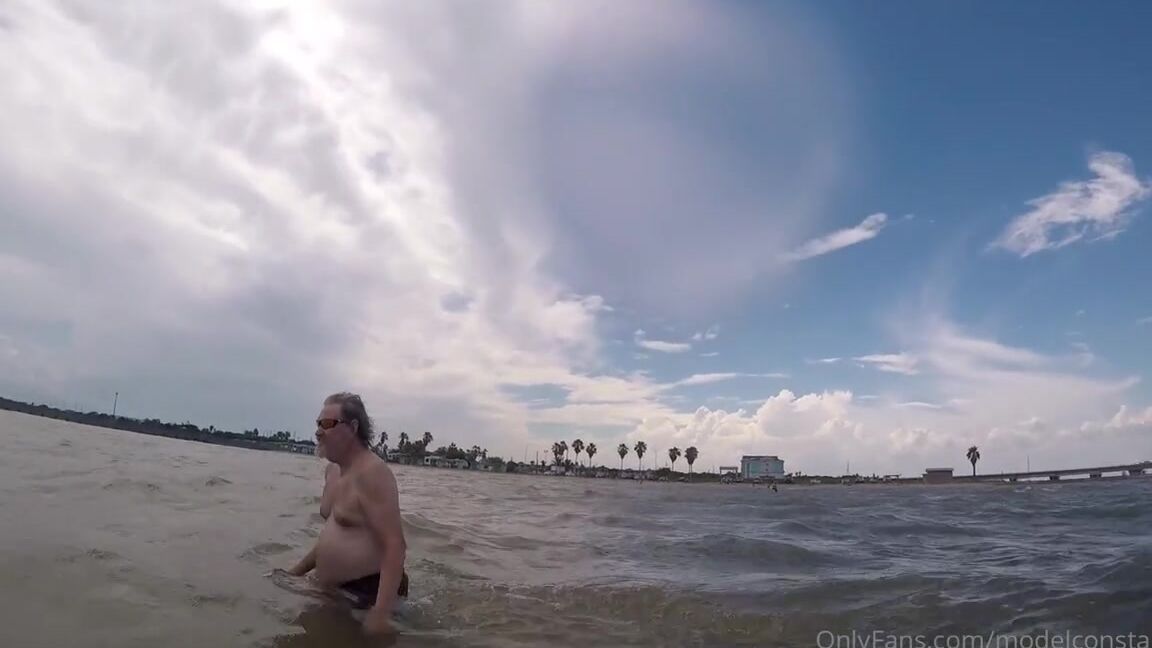 Constance Nicknamed Modelconstance1 28 07 2020 Onlyfans Video Here Is An Exclusive Video For Onlyfans Enjoying The Beach So