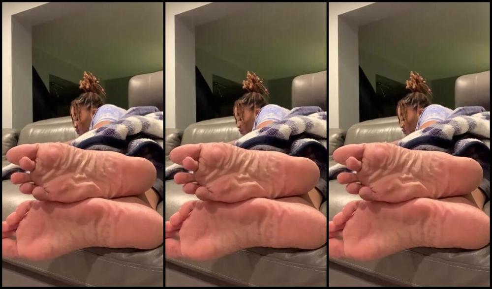 Hervasoles Nicknamed Hervanillasoles 12 13 2022 Onlyfans Video Chilling Soles Tdg