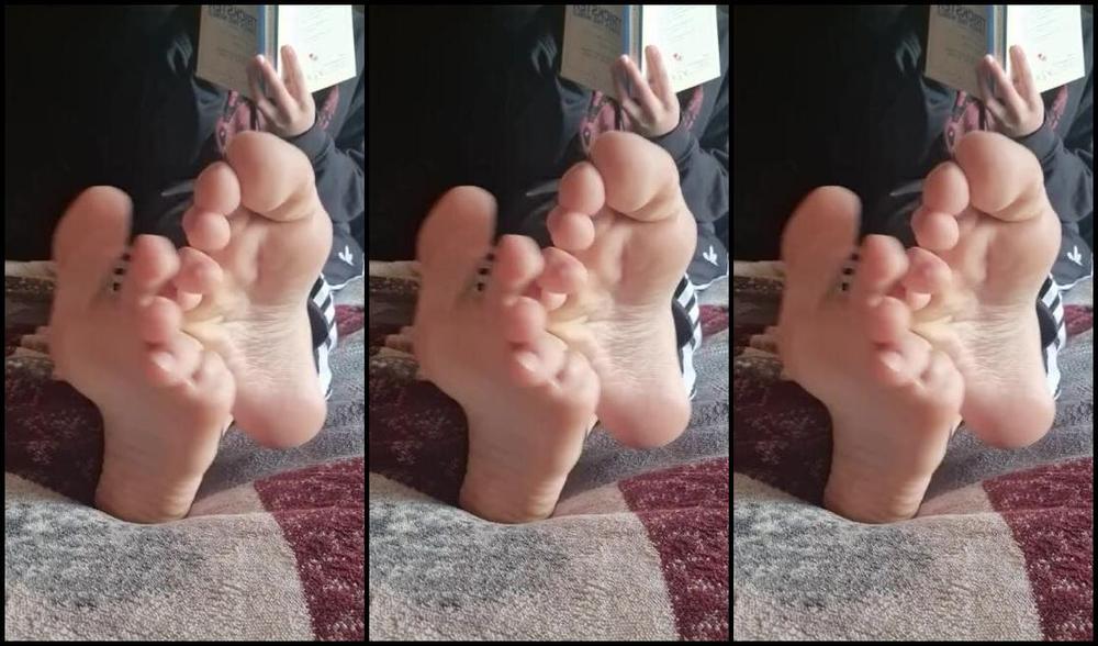 Nirvy Nicknamed Nirvy Onlyfans Imagine You And Me Lying In Bed While I Read A Book That You Should Study