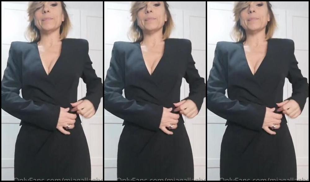 Mia Gallagher Nicknamed Miagallagher 04 01 2023 Onlyfans Video Stasera Ho Un Aperitivocompleanno Quale Metto Tra I Due