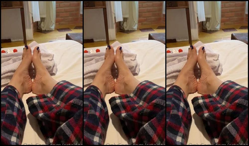 Srta Dess Nicknamed Srtadess 12 30 2021 Onlyfans Video Do You Want To Get Between My Toes Quer Ficar Entre Os Meus Dedos