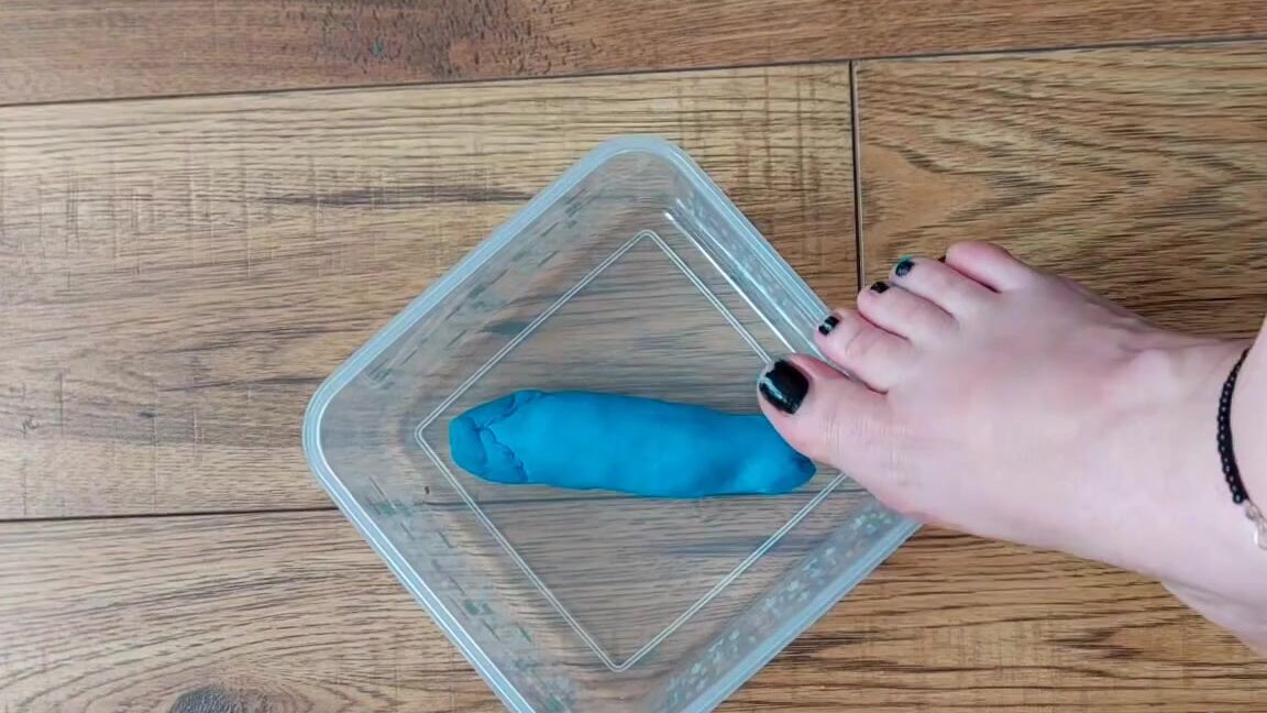 Tinyfairyfeet Nicknamed Tinyfairyfeet 04 20 2023 Onlyfans Video Some Super Squidgy Playdough I Do Love Unusual Requests