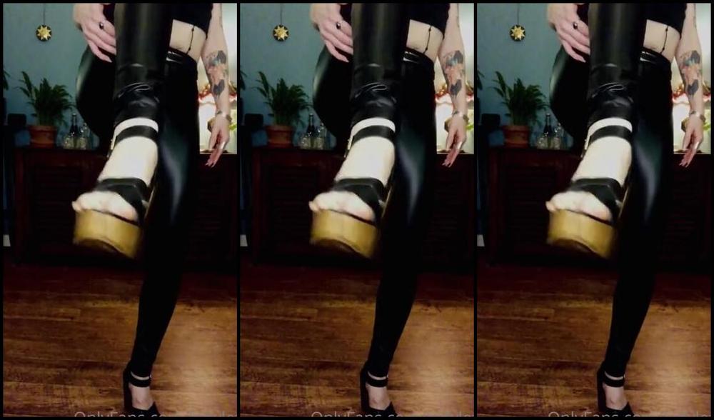 Lady Left Nicknamed Ladyleft 08 26 2020 Onlyfans Video Im So Generous When Dominant I Got You A Present