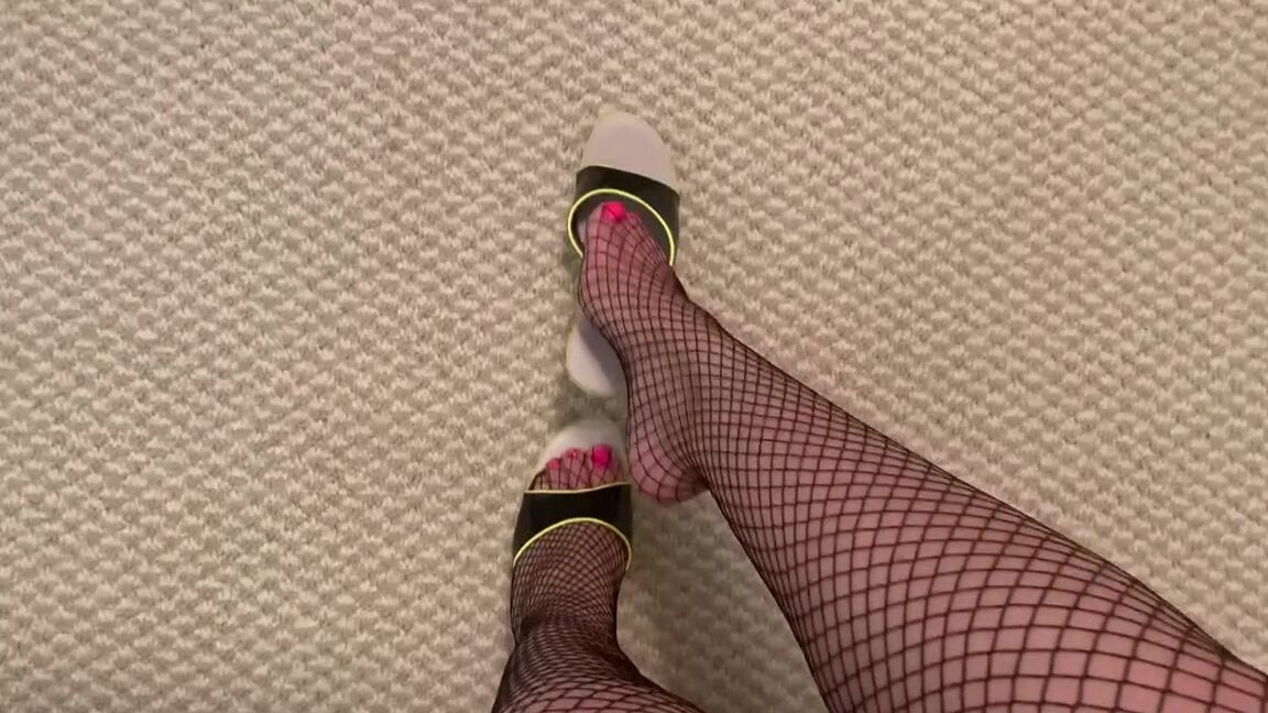 Alice Is More Nicknamed Aliceismore 09 02 2023 Onlyfans Video Heel Flapping