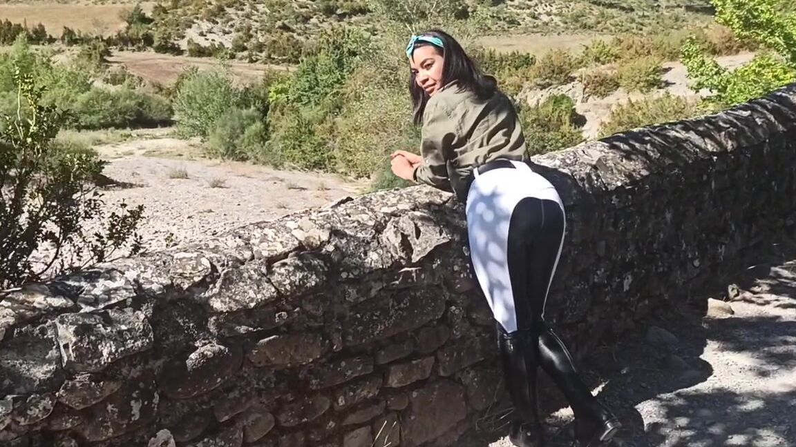 Reina Leather Nicknamed Reinaleather Onlyfans The Stone Bridge I Love It Youa Re Walking Behind