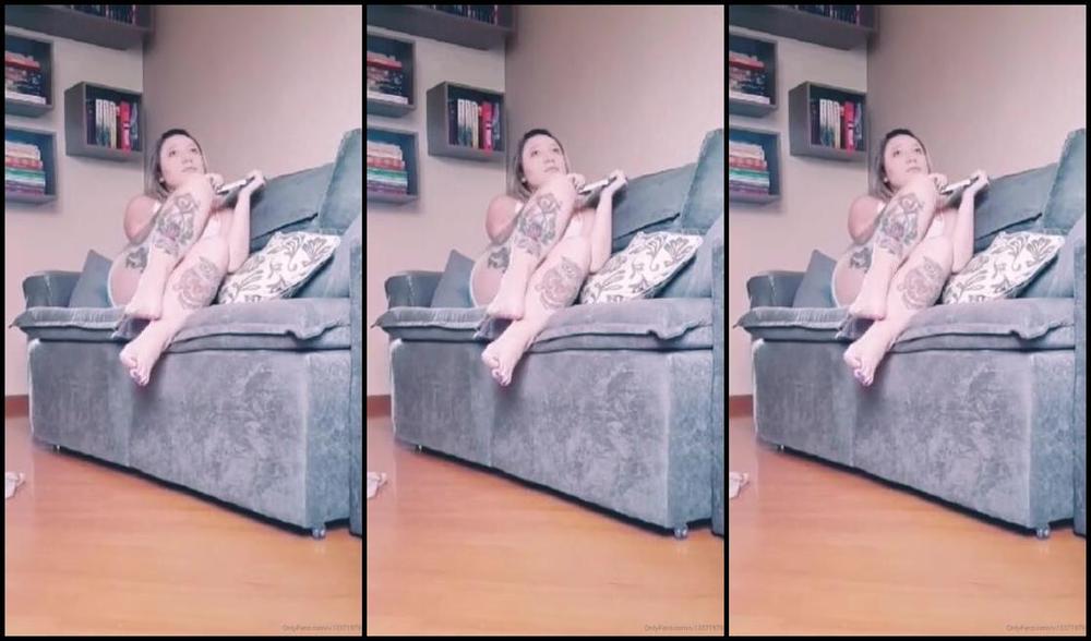 Misssexyfeet Nicknamed Misssexyfeet2 Foot Fetish 03 23 2020 Onlyfans Video Making That Little Bastard Pay For Annoying Me