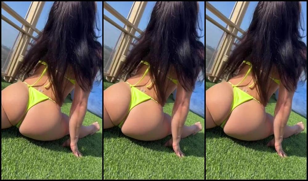 Winnievip Nicknamed Winniesworldd 05 10 2023 Onlyfans Video Yoga With Friends In Bikinis Is Always Better