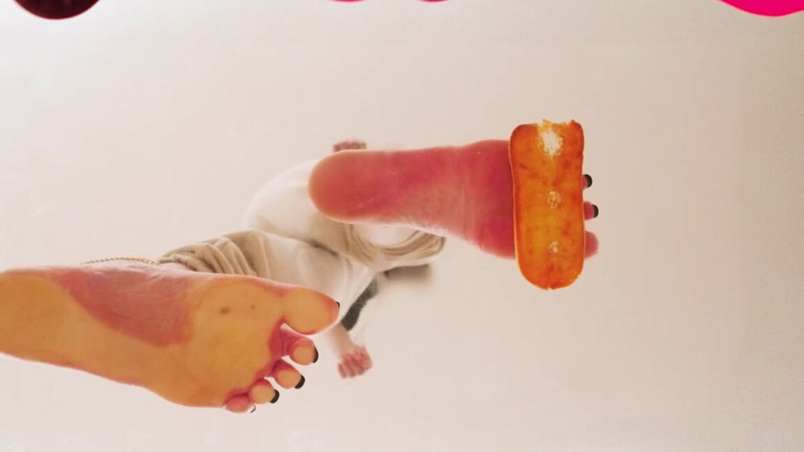 Giantess Ella Nicknamed Giantessella 10 23 2023 Onlyfans Video Dinner Is Served 1 Like 1 Bite 2