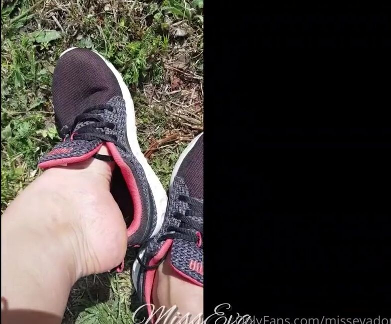 Miss Eva Nicknamed Missevadomina 07 18 2020 Onlyfans Video Aujourdhui Jardinage En Basket