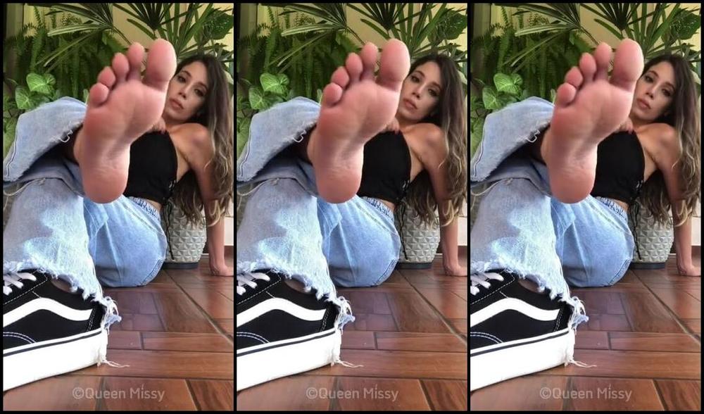 Missy Queen Nicknamed Queen Missy 02 08 2023 Onlyfans Video Asmr Tirando Os Tenis Agora Quero Usar A Sua Cara Para Descansar Os Meus Pes