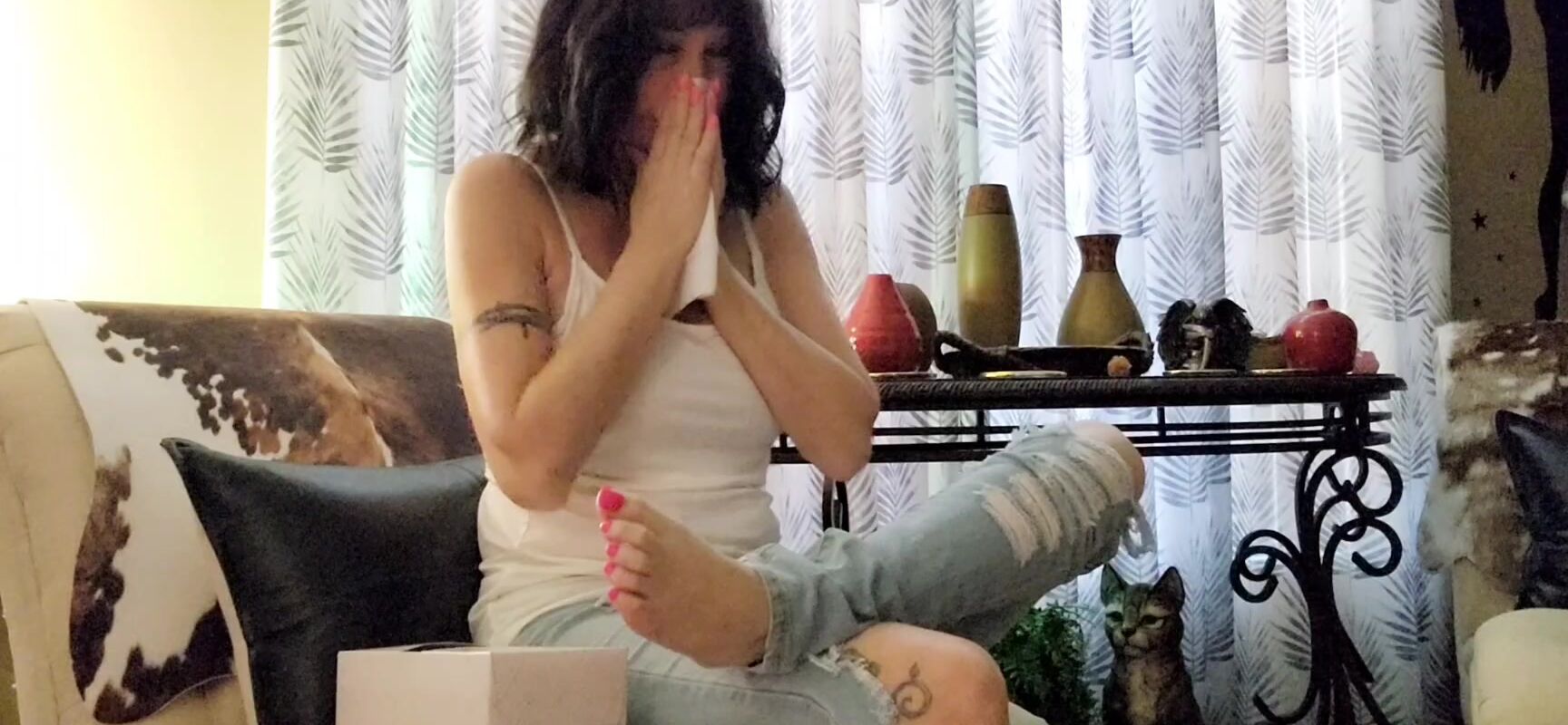 "Stormi Winters" milf, kink, nose blowing, nose pinching, nose flute SUPER LOUD NOSE BLOWING manyvids