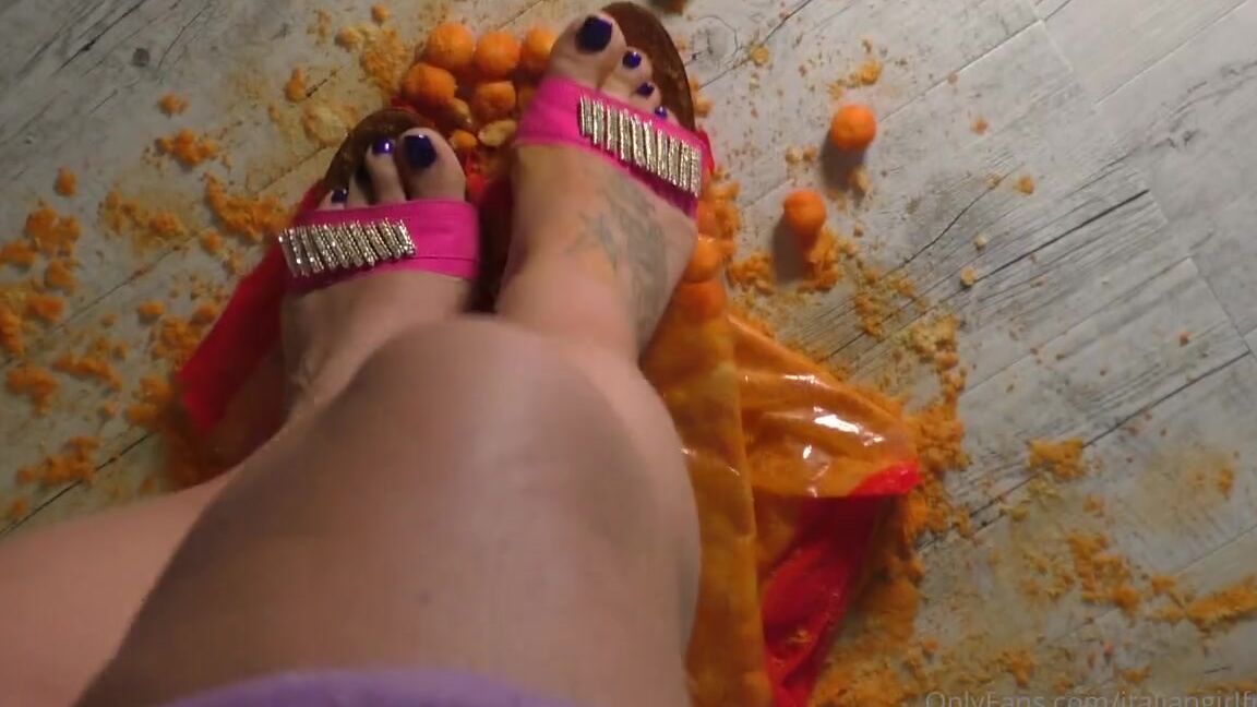 Italian Girlfriend Nicknamed Italiangirlfriend 07 23 2022 Onlyfans Video Pizza Snacks 9N8C