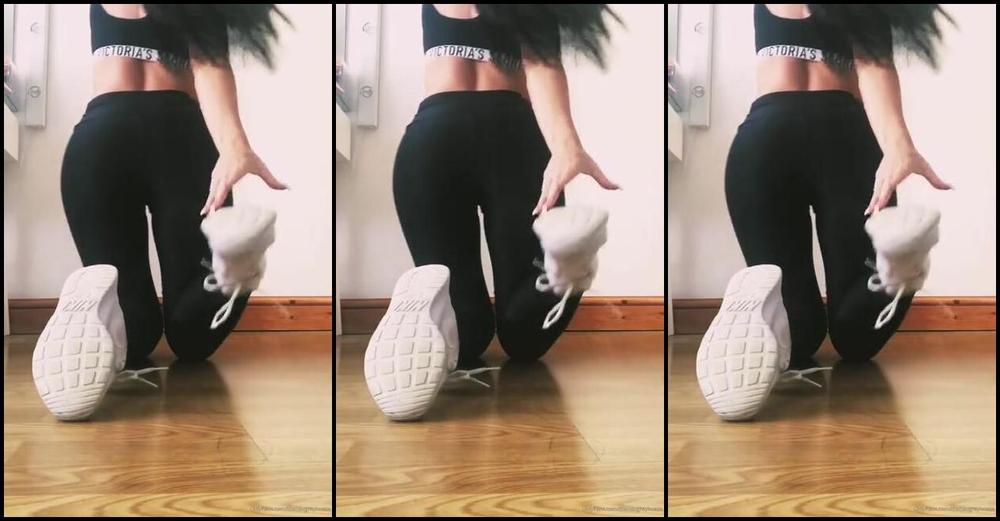 Naughty Nylons Nicknamed Naughtynylons Onlyfans Love The Sound Of My Nylon D Feet Rubbing Together Then Turn Your Sound Up And Enjoy