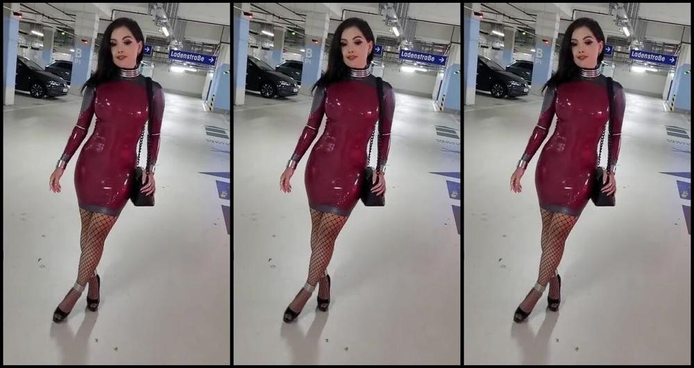 Sophie X Elodie Nicknamed Sophie X Elodie 07 11 2024 Onlyfans Video Auf Dem Weg Zum Restaurant Im Latexkleid