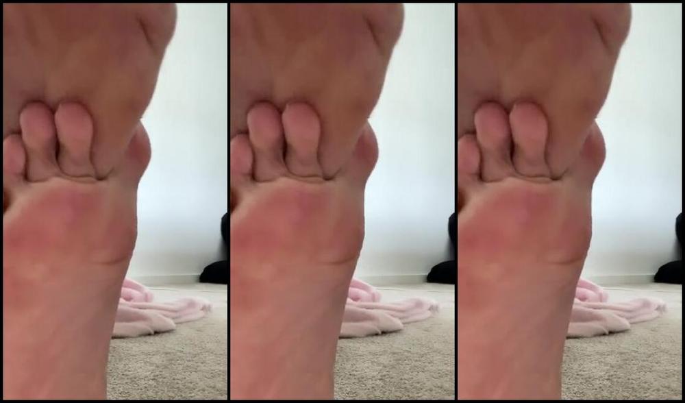 The Pretty Feet Gurl Nicknamed Prettyfeetgurlxo 04 30 2025 Onlyfans Video My Tom Ford Heels Damaged My Little Toes Dm But Theyre Back To Being Pretty