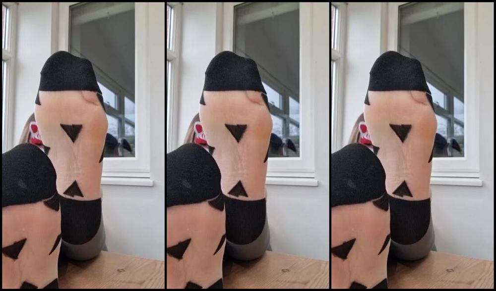 Morgans Soles Nicknamed Morganssoles15 10 27 2024 Onlyfans Video How Cute Are These Nylon Socks