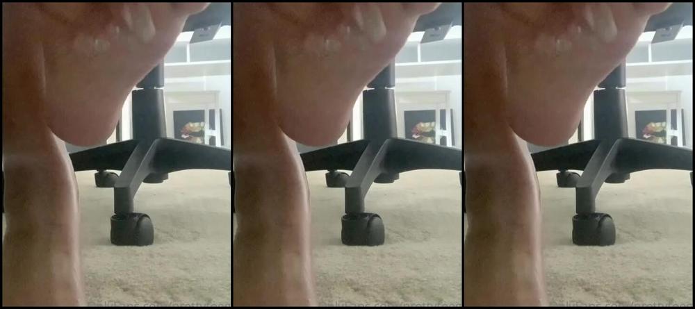 Lovewar Nicknamed Itsnese Foot Fetish 09 15 2020 Onlyfans Video Do You Think You Could Rub My Feet Better Than Me Watch Me Give My Pretty Ymy