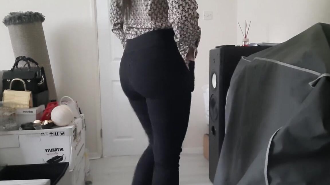 Divastiletto Nicknamed Divastiletto 07 11 2024 Onlyfans Video Jeans Try On