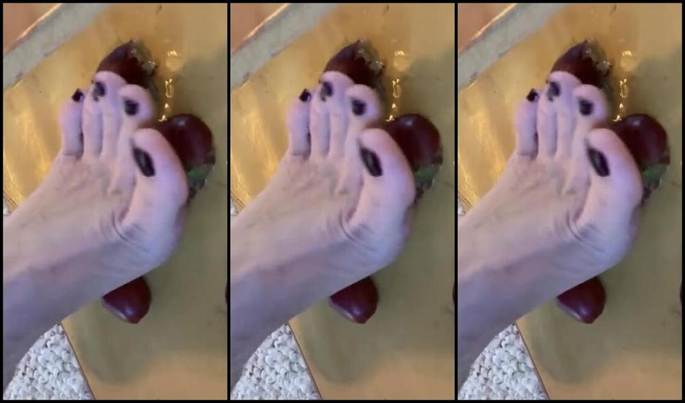 Pre Hensile Nicknamed Prehensile 12 04 2019 Onlyfans Video Food Squashing