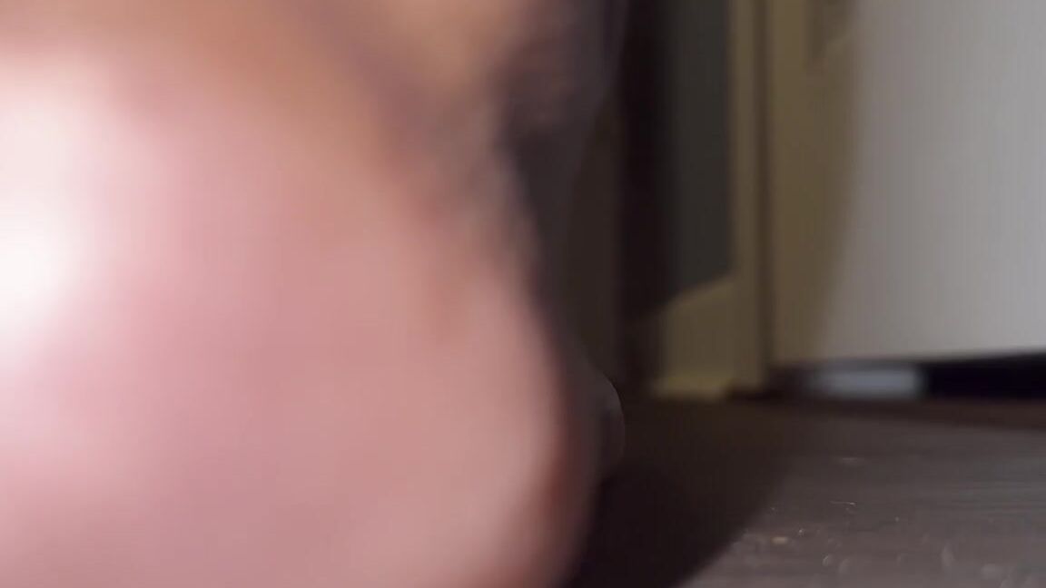 Cuteeightss Nicknamed Cuteeightss 05 06 2024 Onlyfans Video Walking Barefoot