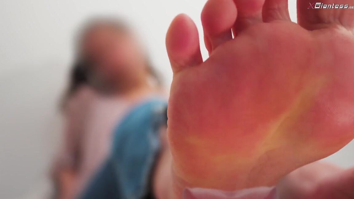 Giantess Ella Nicknamed Giantessella 04 19 2024 Onlyfans Video Story Your Roommate Wakes You Up So You Can Help Her Study For The Exams