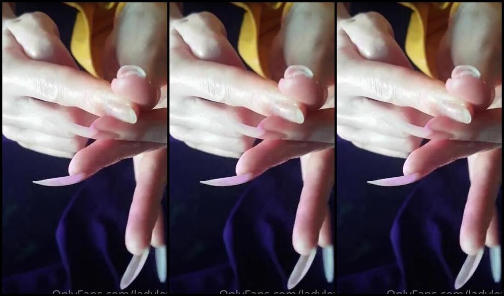Lady Left Nicknamed Ladyleft 11 19 2020 Onlyfans Video Remind Me How Much You Love These Long Nails While I Massage Oily Balm Into My