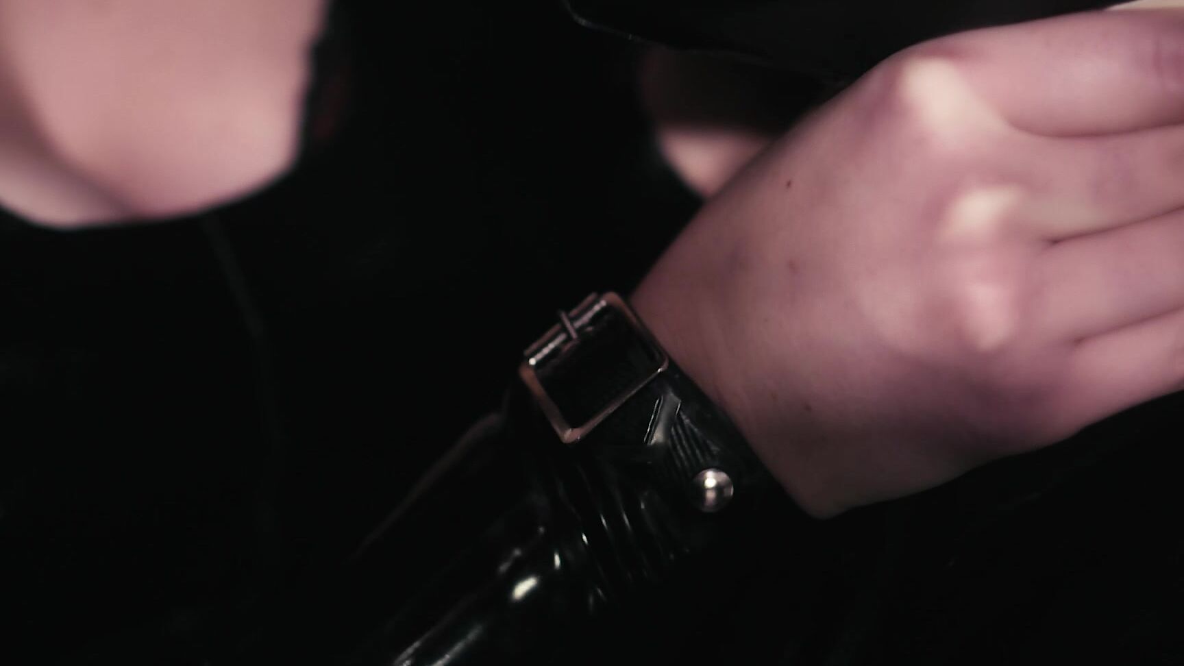 Vivienne Lamour Escaped Prisoner Gets Punished Manyvids