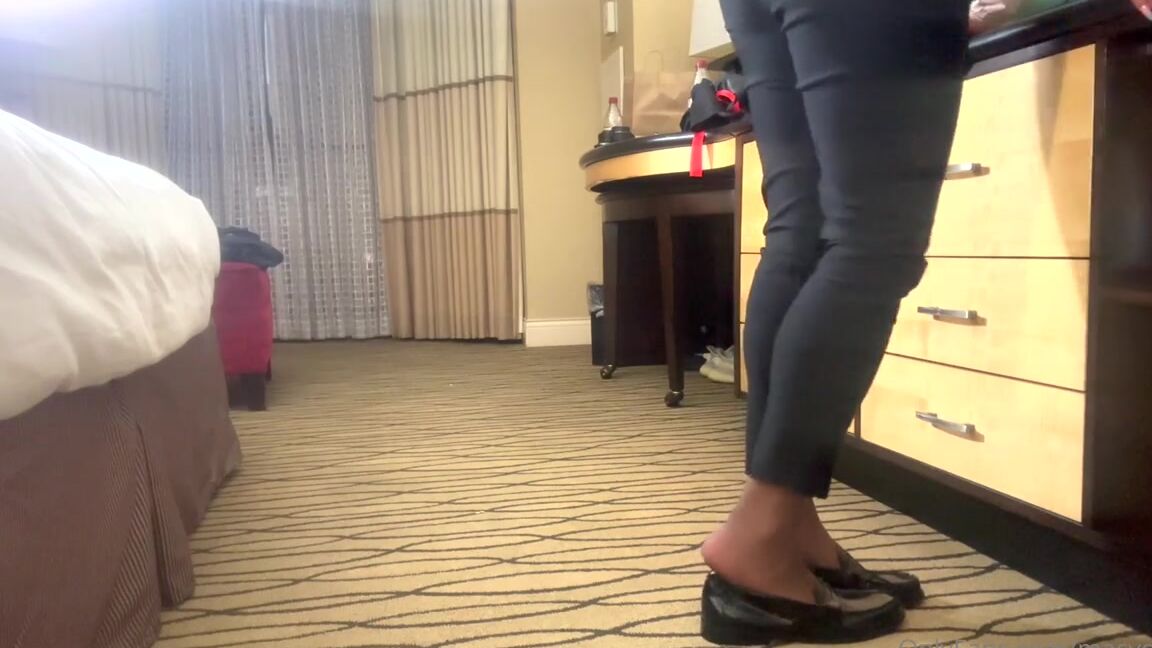 Macy Divine Nicknamed Macydivine 04 06 2024 Onlyfans Video I Love Teasing You With My Loafers Amp Nylons