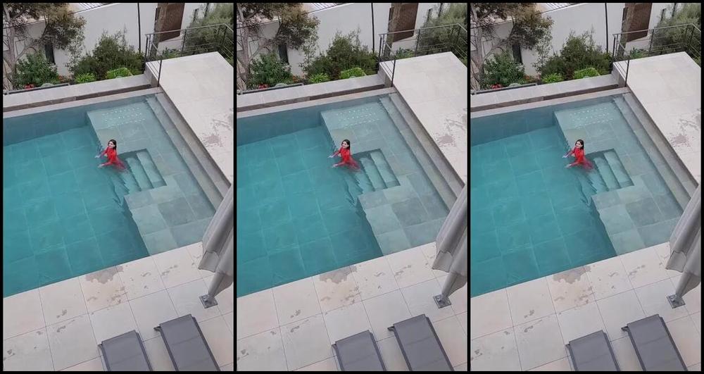 Sophie X Elodie Nicknamed Sophie X Elodie 02 05 2024 Onlyfans Video Im Roten Latexcatsuit Im Pool