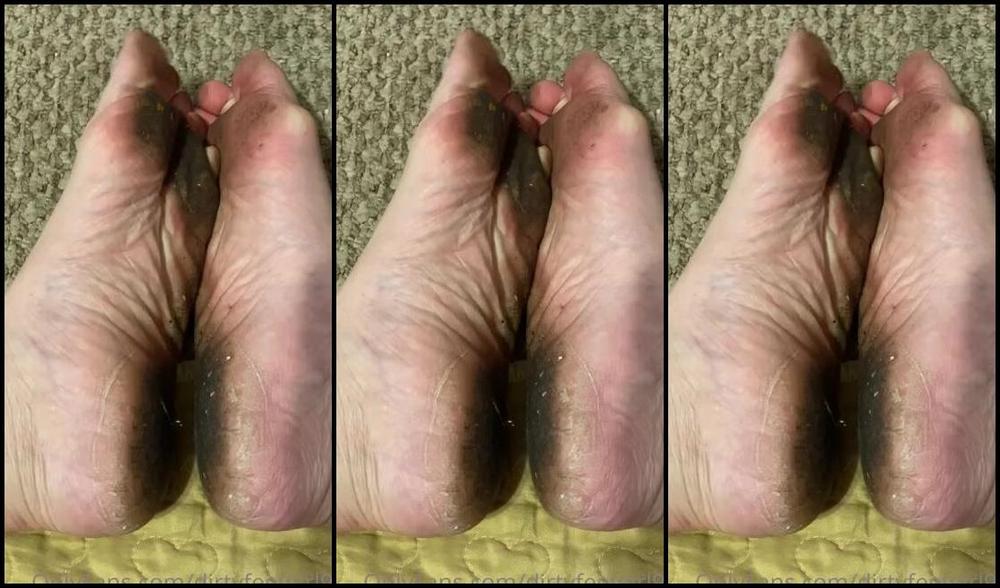 Findomfeetgirl Nicknamed Dirtyfeetgirl92 07 13 2021 Onlyfans Video Delicious 3 Minute Video Of These Filthy Soles