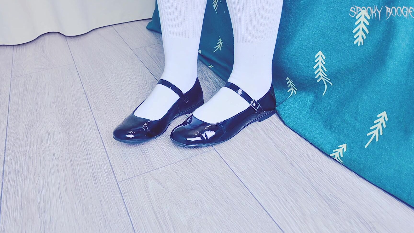 "SpookyBoogie" brunette, feet, legs, sfw, shoe fetish, teens (18+) Cute brunette loves toe wiggle in shiny Mary Jane shoes manyvids