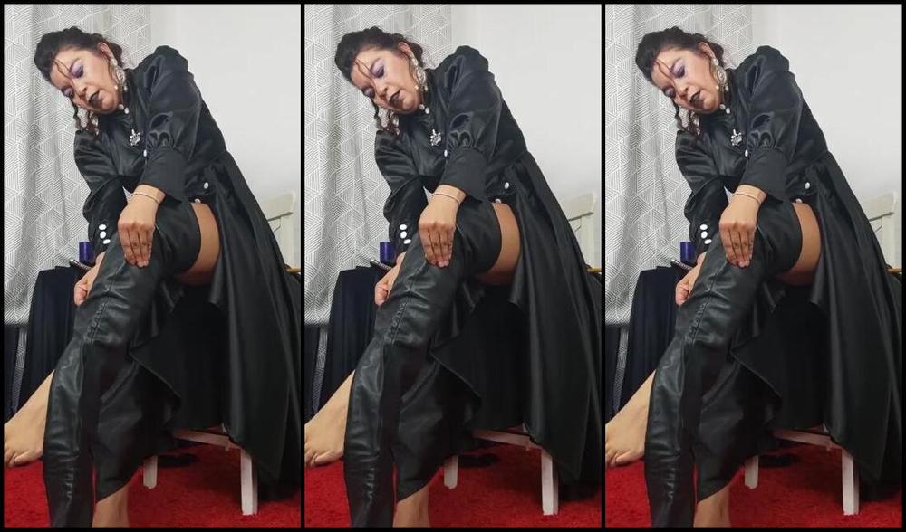 Reina Leather Nicknamed Reinaleather Onlyfans Haha The Struggle Is Real