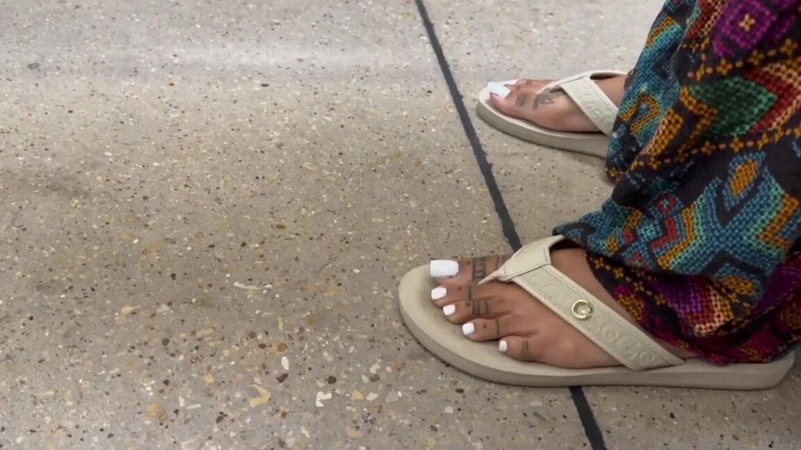 Zafeet Nicknamed Zafeetllc 11 21 2024 Onlyfans Video Pretty Store Feet