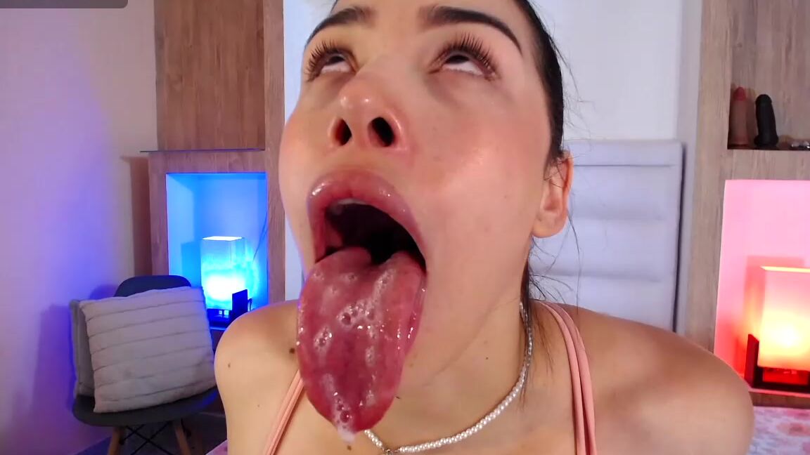 "Melted_Chocolate" 18and19yrsold, 1920sporn, orgasms, povblowjob, sloppy Wet babe delivers erotic gargles while deepthroating manyvids