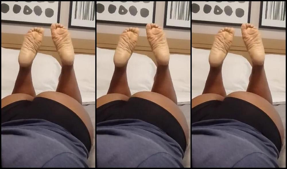 La Ronica Lovve Nicknamed Laronicalovve 02 13 2025 Onlyfans Video I Know You Want To Rub Your Meat Between My Feet