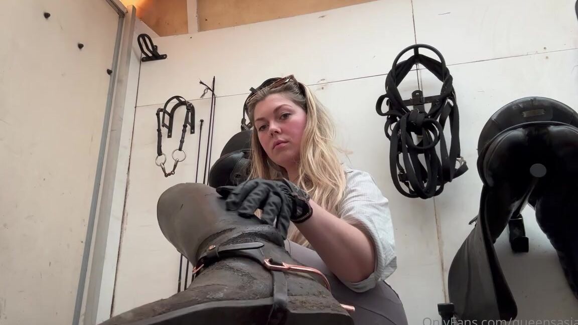 Equestrian Queen Sasja Luna Nicknamed Queensasjaluna 03 21 2025 Onlyfans Video Enjoy This Long Worshipping Video