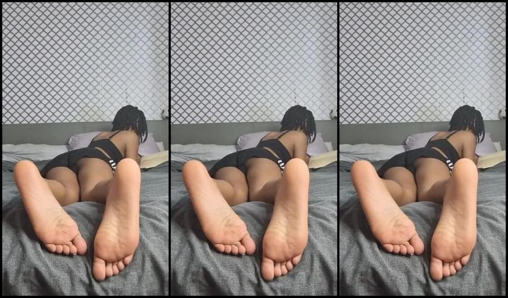 Ceceprincesstoes Nicknamed Cecesprincesstoes 09 21 2021 Onlyfans Video While I Write In My Journal Ill Allow You Enjoy The View Of My Soles