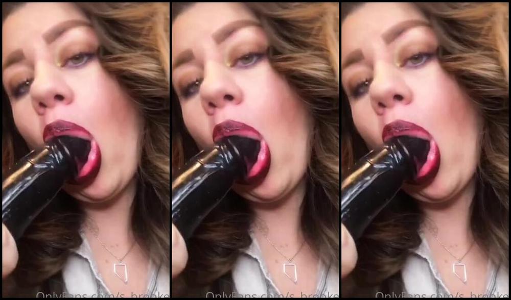 The Lipnotist Nicknamed The Lipnotist 11 18 2020 Onlyfans Video Lunch Break