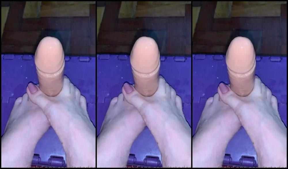 Srta Dess Nicknamed Srtadess 01 29 2022 Onlyfans Video Segurando Com Os Dedos E Apertando Com Bastante Forca Holding It With Your Toes