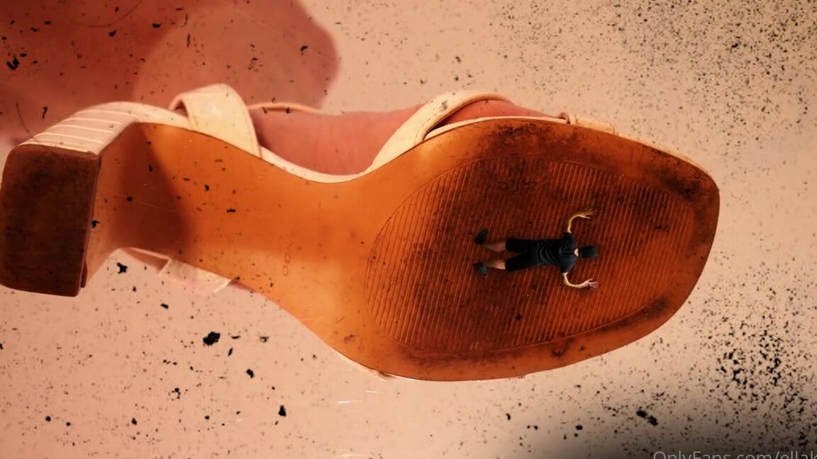 Giantess Ella Nicknamed Giantessella 10 24 2022 Onlyfans Video Story My Partner For A Shrinking Project For School Shrunk Himself Instead Of A Object