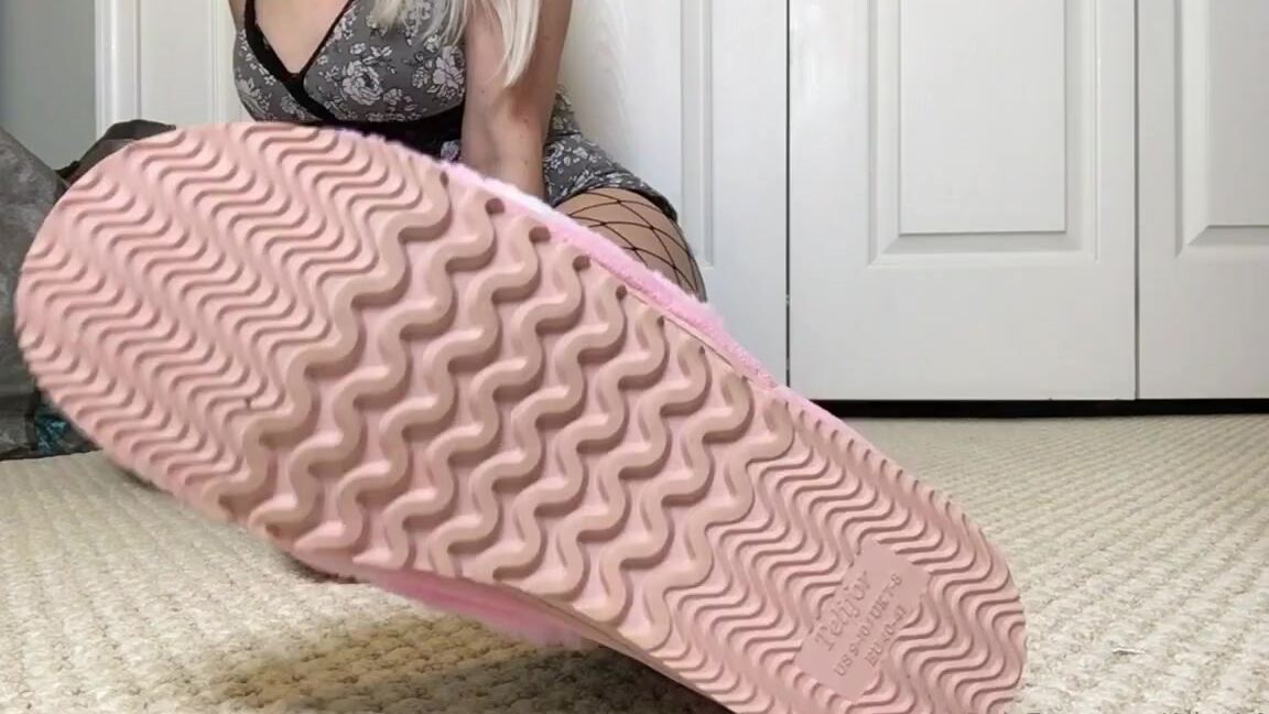 Alice Is More Nicknamed Aliceismore 05 14 2024 Onlyfans Video Scary Tuesday Slippers