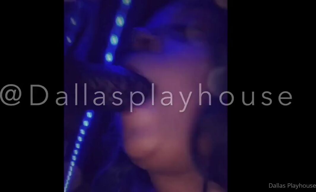 Goddess Dallas Nicknamed Dallasplayhouse 01 28 2020 Onlyfans Video Sucking It Like My Favorite Popsicle At The Gloryhole With My Friends