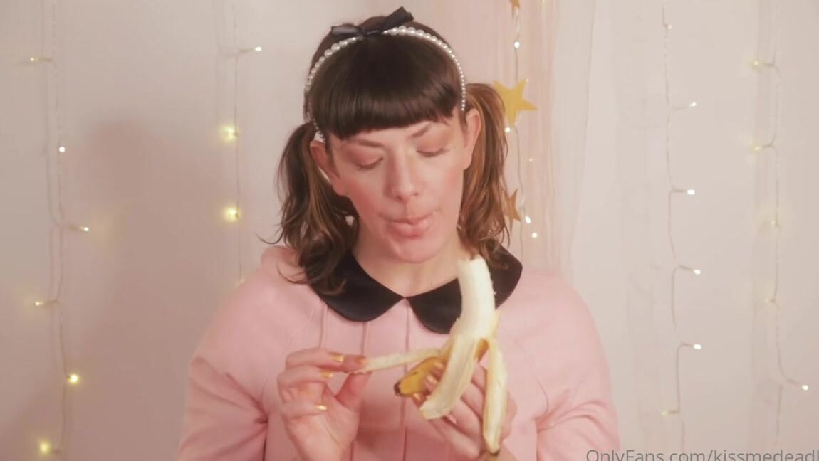 Kissmedeadlydoll Nicknamed Kissmedeadlydoll 12 30 2020 Onlyfans Video Its Wednesdaaaaaaaayyyyy Ok Mo