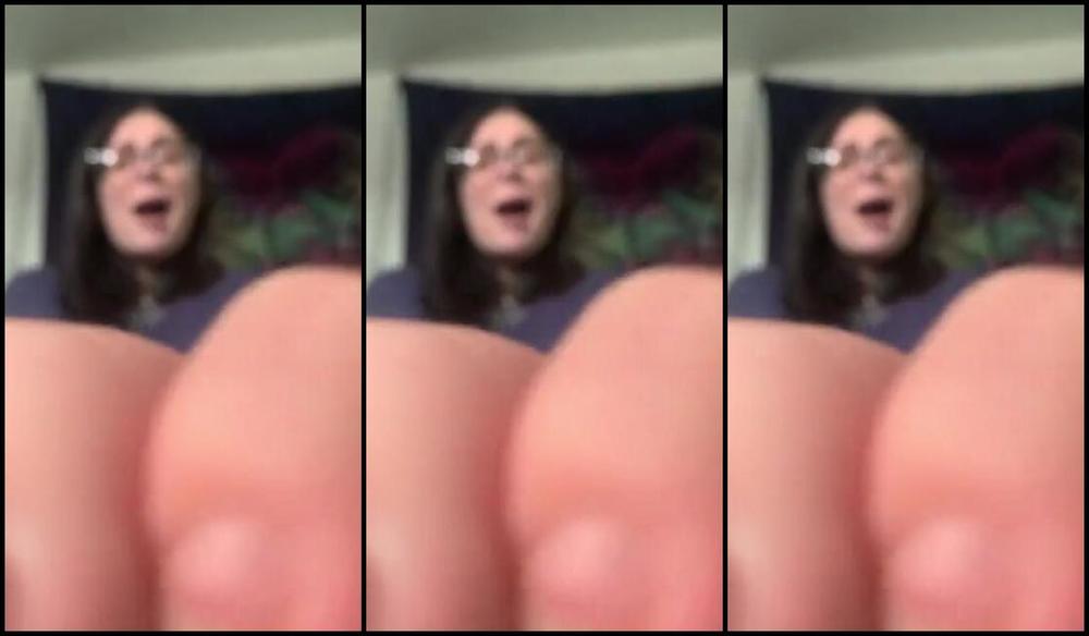 Marci Toes Nicknamed Marcitoes23 01 16 2025 Onlyfans Video Tiny Taunting Heheh Clean My Feet Get Under My Nails And Between My Toes I